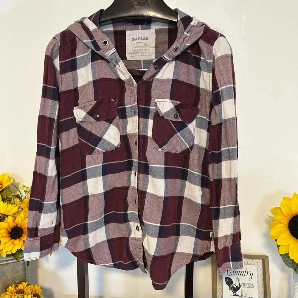 Garage Women’s size small petite flannel hoodie long sleeve